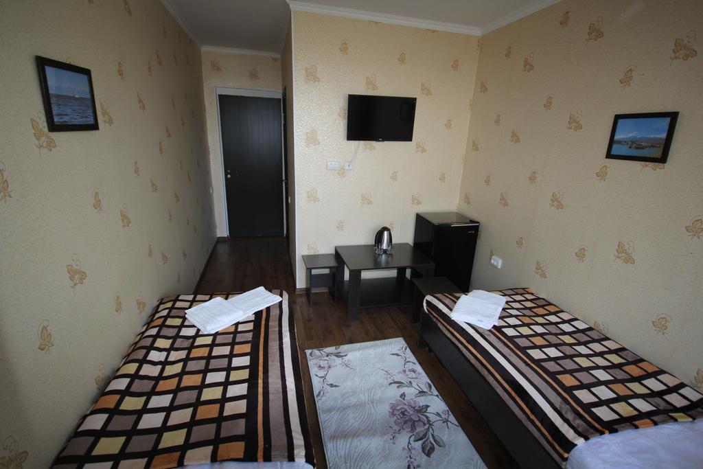 Guest House Parus Bosteri Buitenkant foto