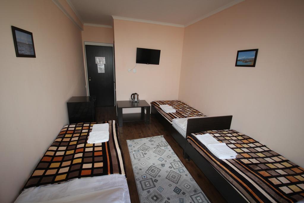 Guest House Parus Bosteri Buitenkant foto